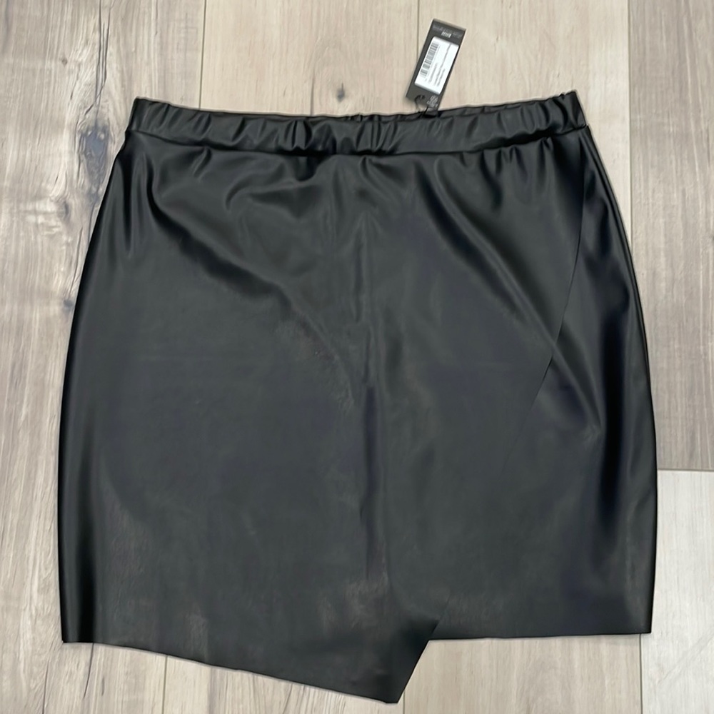 NWT PrettyLittleThing Faux Leather Wrap Skirt, size 10.